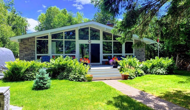 Cottage Rental close to lake Huron beach!