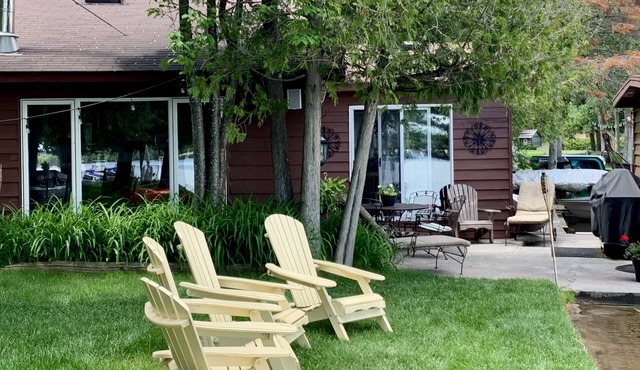 Cottage with Sandy Beach in Fenelon Falls