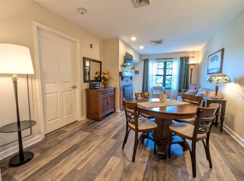 Country Charm 1 Bd Balcony Views