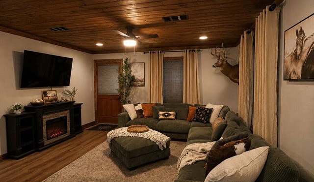 Country home close to fair and casino!