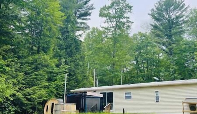 Couple’s Romantic & Adventure Retreat on the water