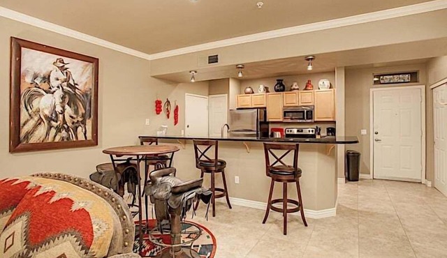 Cowboy House Luxurious 3 bedroom Condo/CommunityPool/Grayhawk/Scottsdale