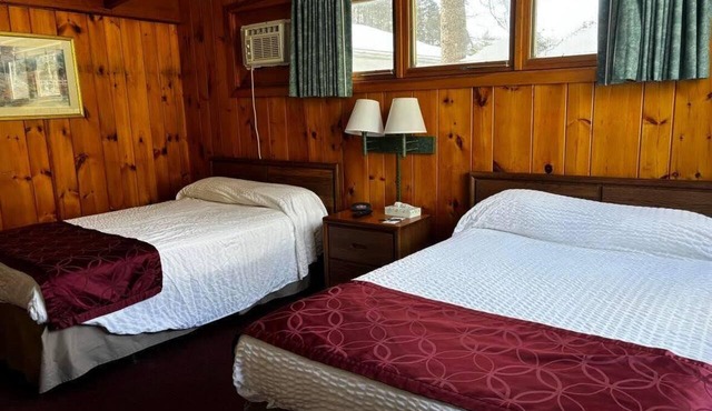 Cozy 1-bedroom hotel room in welcoming Hamilton - #322 Shenandoah
