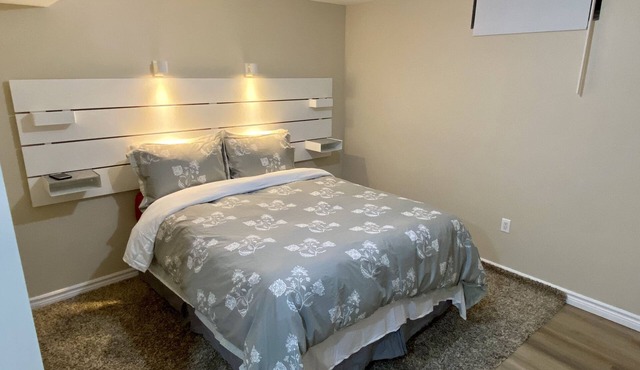 ❤️Cozy 1 Bedroom Suite Basement with FREE Parking