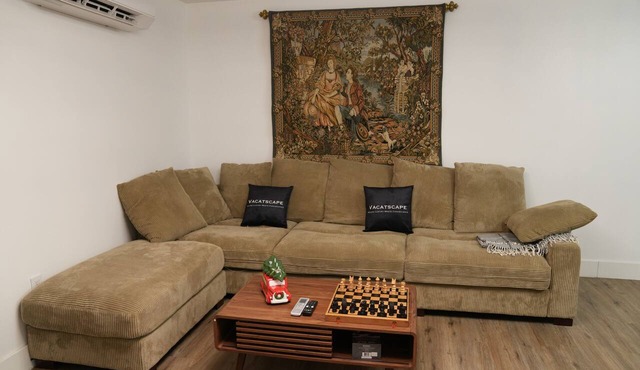 Cozy 2 bedroom Apartment with Arcade & Games