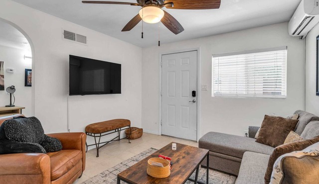Cozy 2BR Summer Stay | Steps to UofA