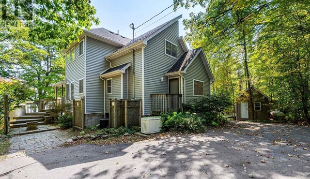 Cozy 4 Bedroom Lake House! Perfect for Family retreats and gatherings!