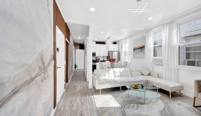 Cozy 4BR Home Free Street Parking Quick NYC Access Perfect for Families
