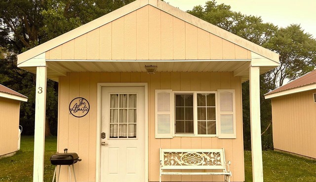 Cozy cabin in wonderful Fair Haven with AC