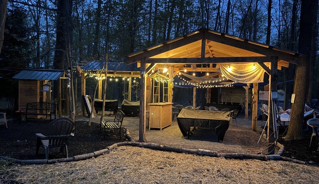 Cozy Camper w/private hot tub. Close to Watkins Glen The Springdale unit 4