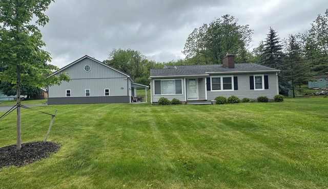 Cozy Cottage on Canandaigua