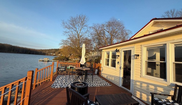 Cozy Cottage on the Lake