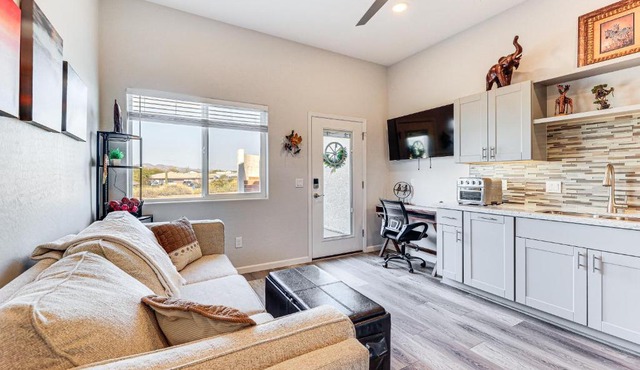 Cozy Couple's Retreat w/Views in Apache Junction