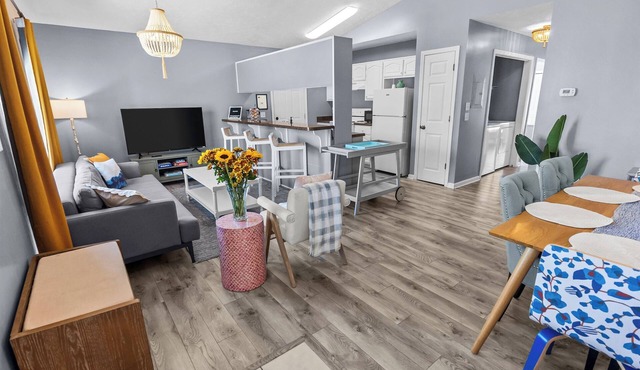 Cozy Home Near Beach | Pets, Bikes, Fenced Yard