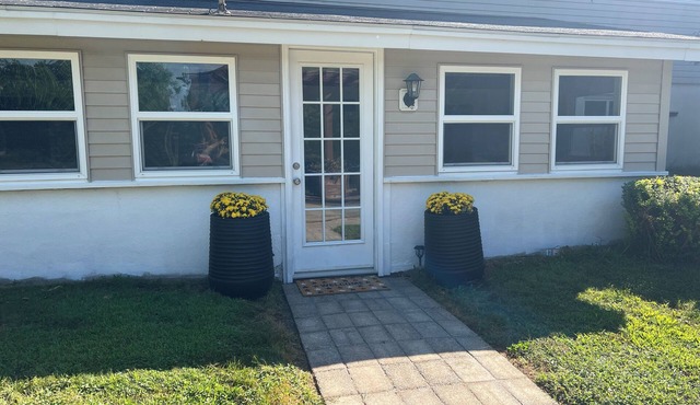 Cozy Oswego River Area Basement Suite Sunroom & Hot Tub in Phoenix NY