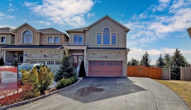 Cozy park view suit in Oakville