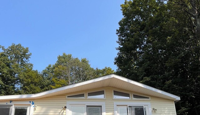 Cozy, relaxing, 3-bedroom home on lake Ponderosa with AC in serene Honesdale