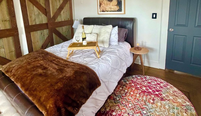 Cozy room in charming Tarrytown home, easy NYC train access