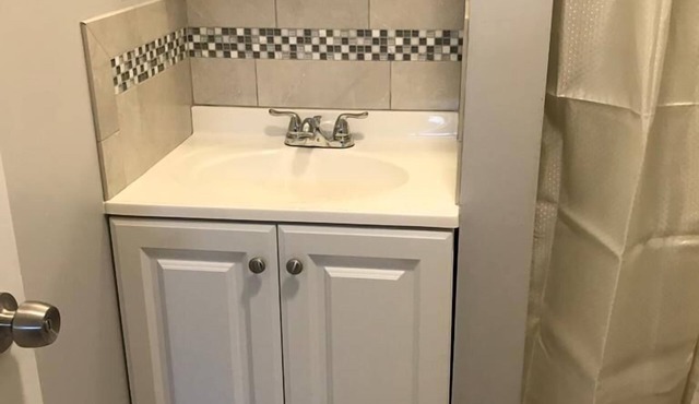 Cozy Wheatley Heights Getaway, close to the LIRR station