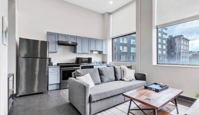 CozySuites Modern 1BR in Downtown Pitts #17