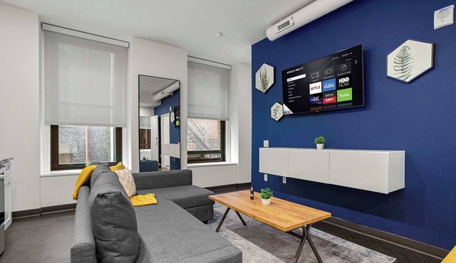 CozySuites Stunning 1BR in Downtown Pitts #12