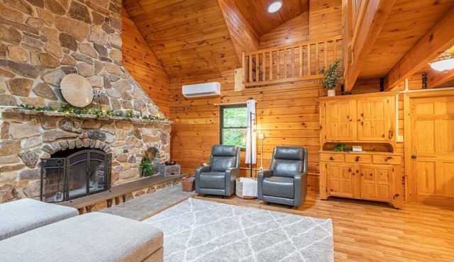 Creekfront Cabin Retreat w/Fire Pit & Bunkhouse