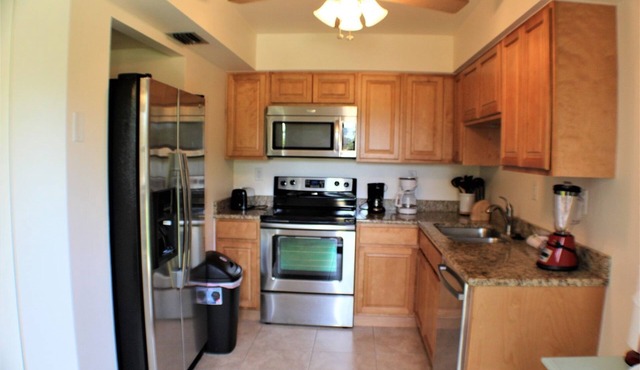 Crisp 2 bedroom 2 bath Condo