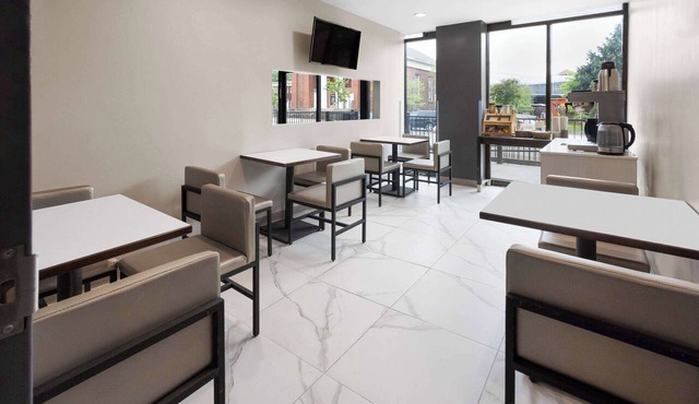 Days Inn By Wyndham Staten Island