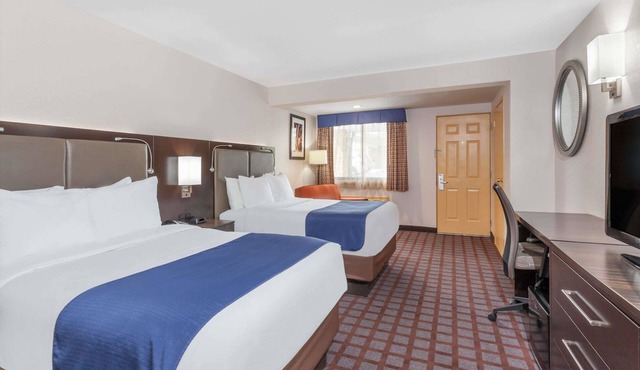 Days Inn by Wyndham Woodbury Long Island