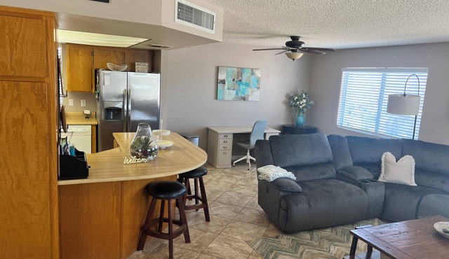 Desert Flower, in Holiday Shores close to River, Casinos, Boat Launch, Shopping