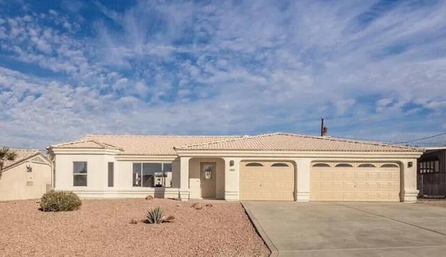 Desert Oasis on Neptune w/Pool, RV Park & Hook Ups