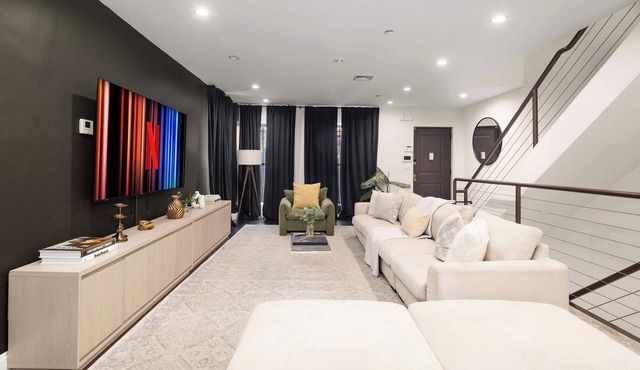 Designer Harlem Home | 4BR | Sleeps 12