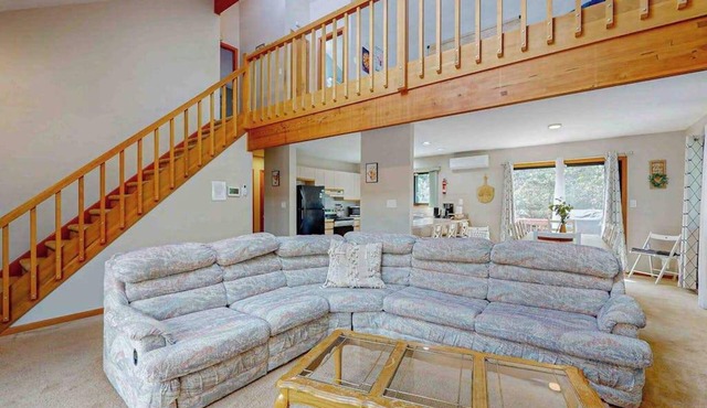 Dog-Friendly Home with Hot Tub, Decks & Pool Table