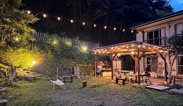 [Dogs Welcome/BBQ Allowed] A Safe, Fully Fenced Entire House Rental | Parking for 3 Cars · 10-Minute Drive to Hirizo Beach! Accommodates up to 10 guests!