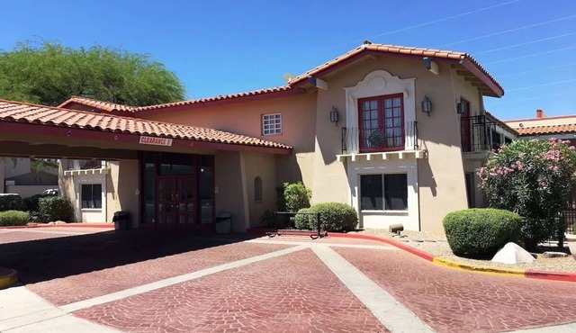 Downtown Tucson King Studio w/Pool