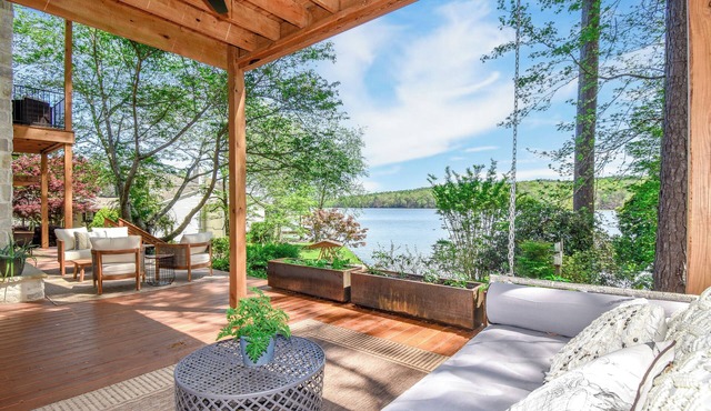Eagle's View by Lake Martin Vibe, pets ok!