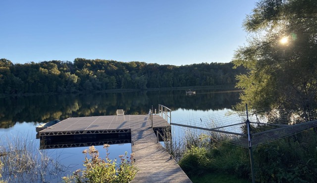 Elegant Country Home, 1hr from Toronto with access to Private Lake