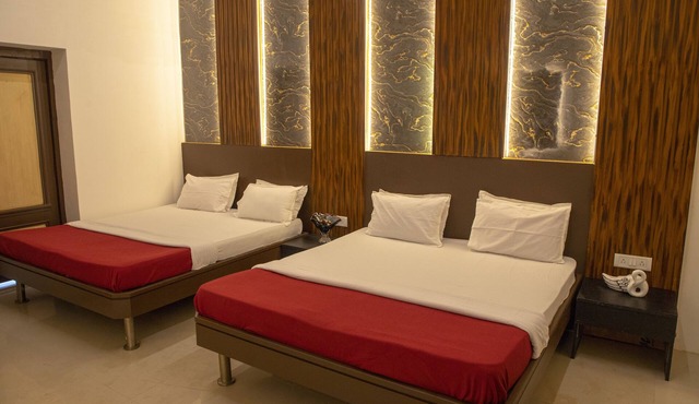 Empire Royale Hotel - Hostel