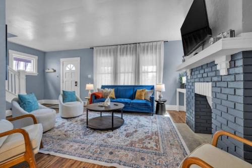 Enchanting 3BR with Yard - Patio