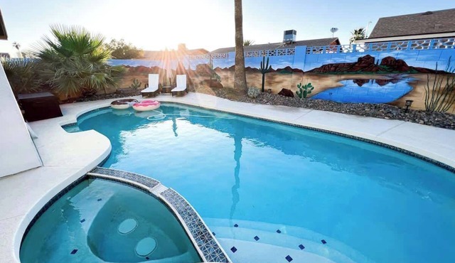 Exclusive retreat: Heated pool & BBQ grill