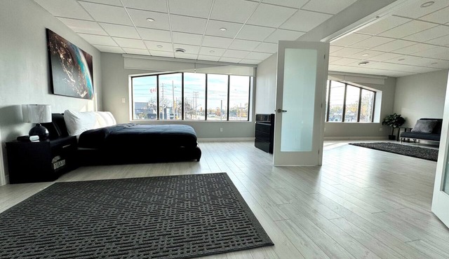 Executive Condo. 3BR, King Bed w/Ensuite