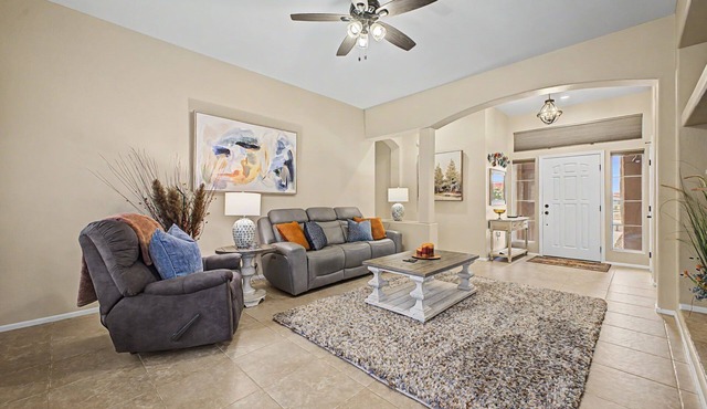 Extended Stay Desert Retreat w/Resort Amenities
