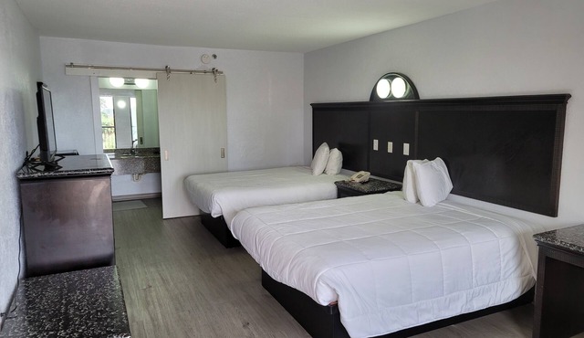 Fairway Inn