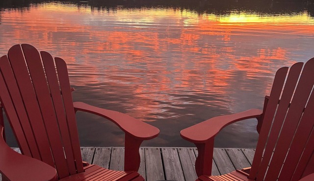 Family cottage private beach, volleyball, fire pit