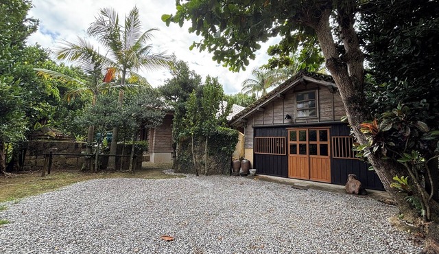 Family fun! Quiet rural space near city center by car｜Okinawa Old House Inn