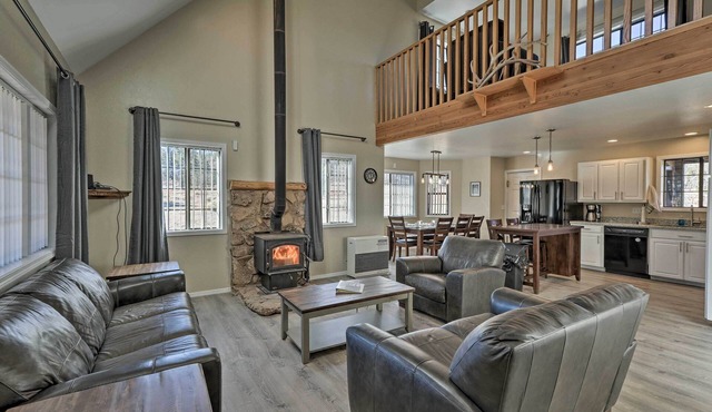 Family Home in Flagstaff w/Surrounding Mtn Views!