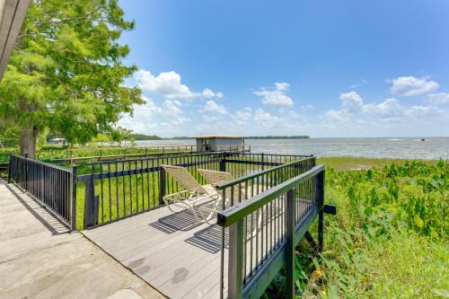 Family Home w/Stunning Water Views in Tavares!