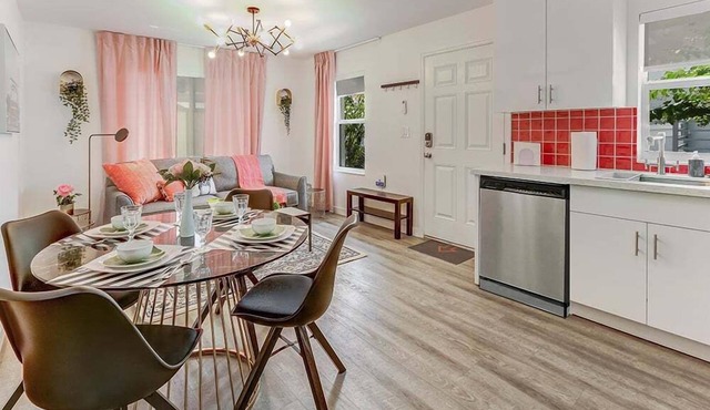 MAJOR INTERNATIONAL SPORTING EVENT Perfect 18KM | Rosa: Casita Near Beach & Gym Access