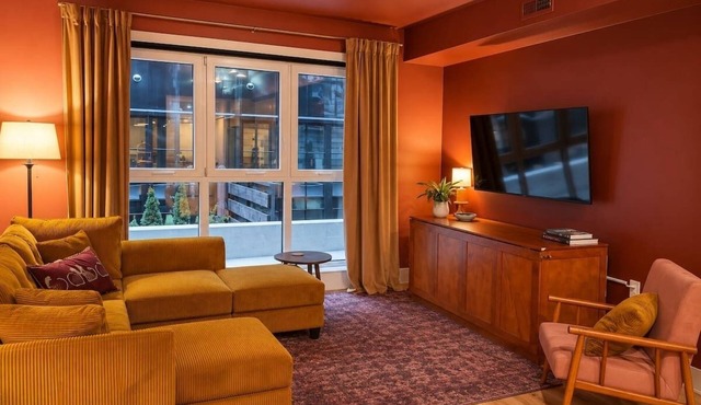 Major International Sporting Event Stay King 2BR 4 Beds Sleeps 8 Gym 5 Min Met