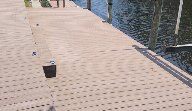 Fisherman's Paradise w/Waterfront and 2 KING suites. Bring your boat! 40' dock